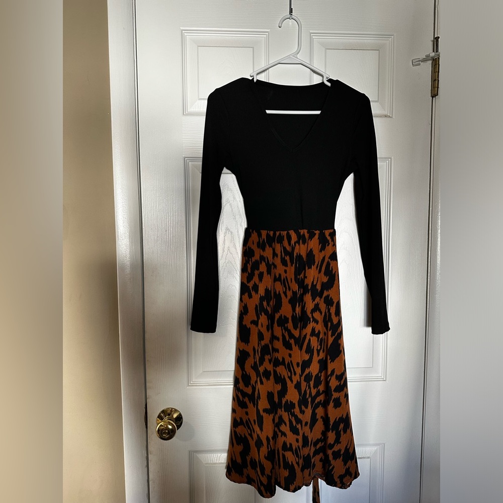 Graphic Print Long Sleeve Dress